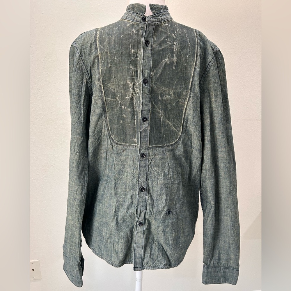 Casual Button-Down Shirt in Washed Green